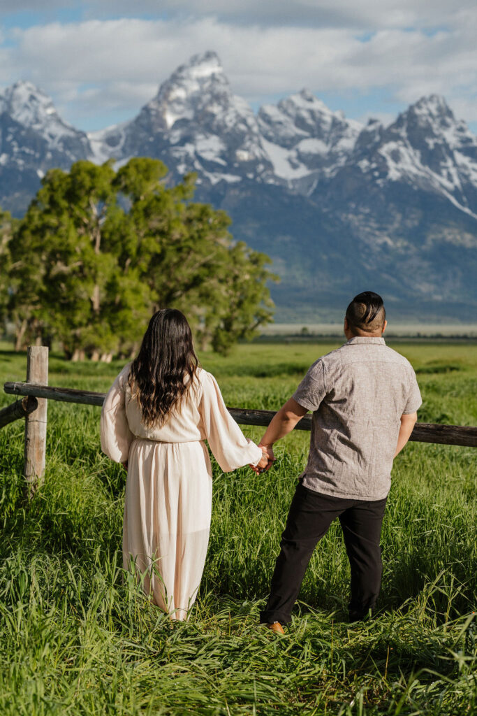 couple looking at the mountains