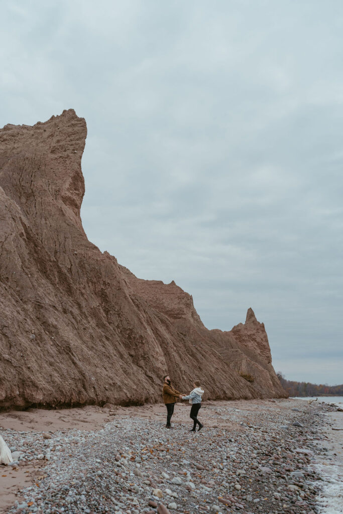 engagement outfits for adventurous engagement session 