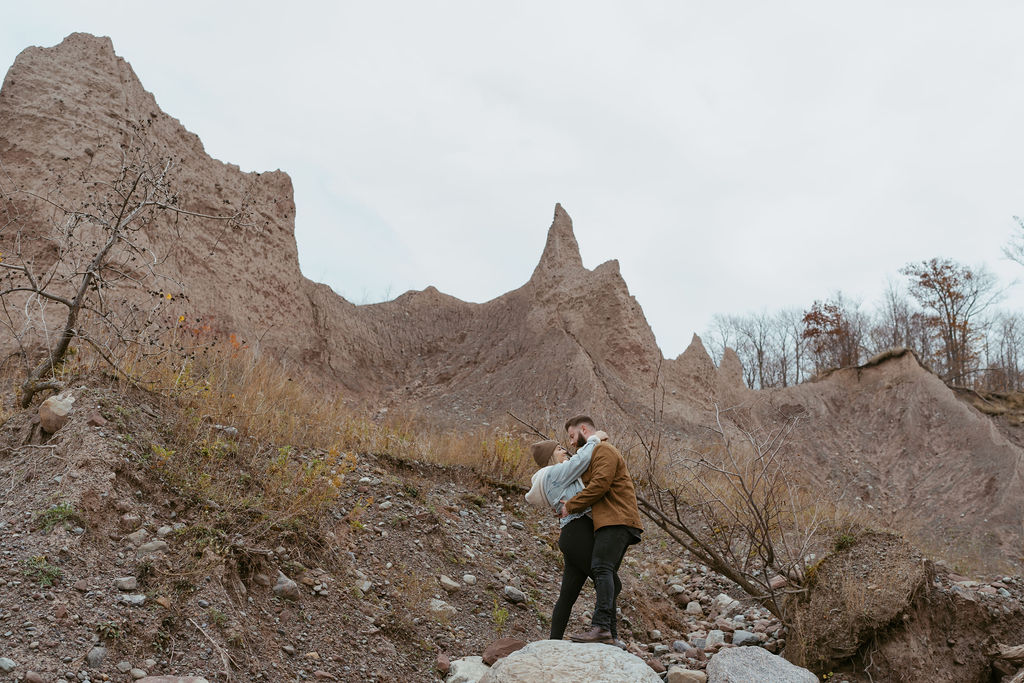 couple kissing during their photoshoot