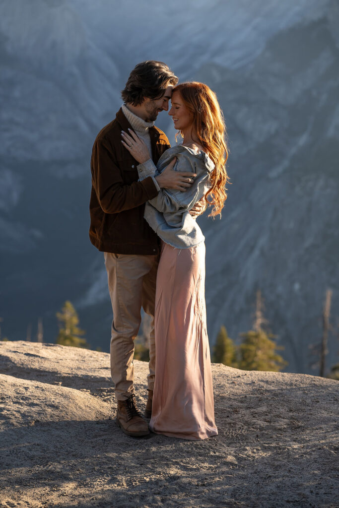 dreamy sunrise engagement session at glacier point 