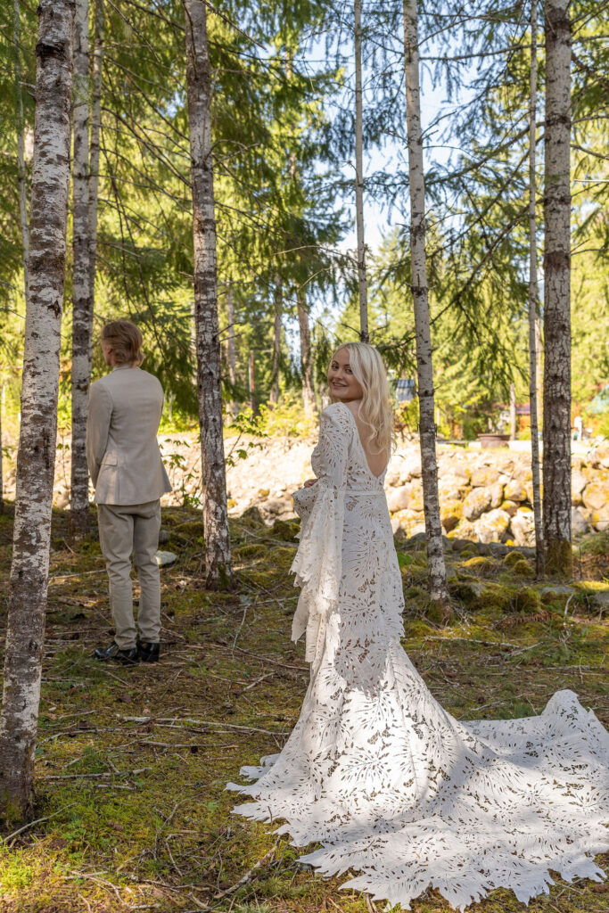 couples first look at their cozy cabin elopement 