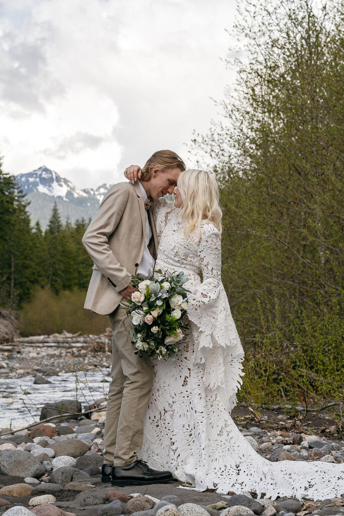 bride and groom kissing 