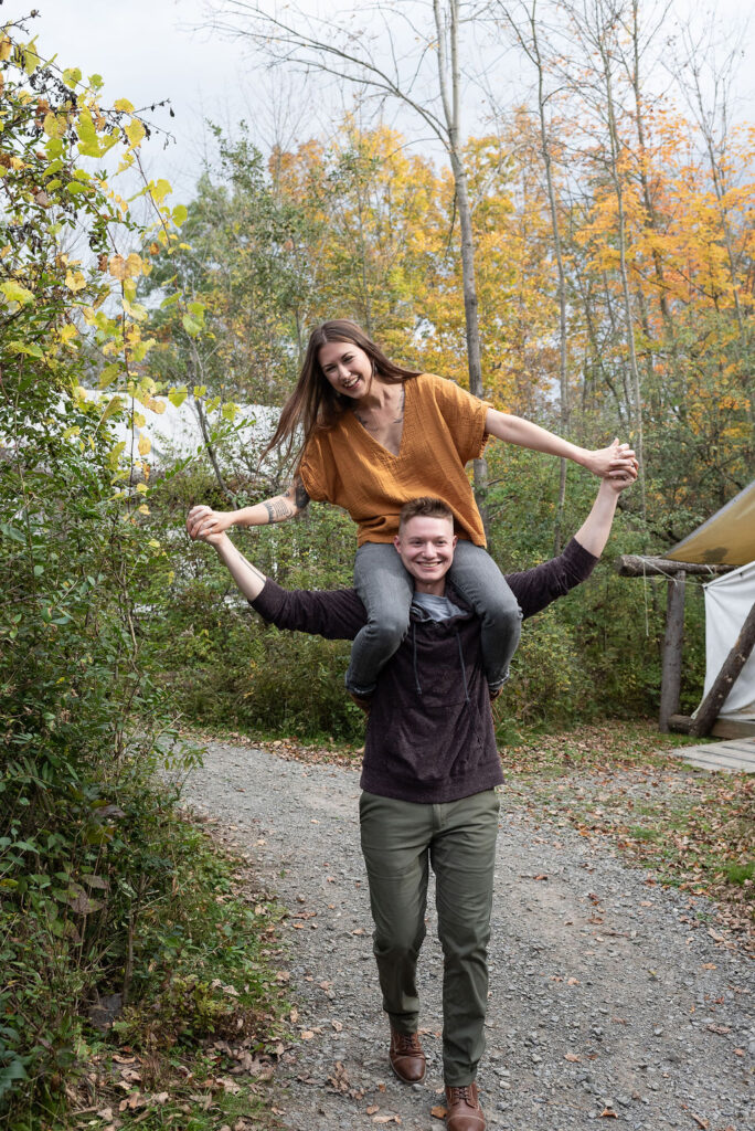 adventurous couple playing during their photoshoot