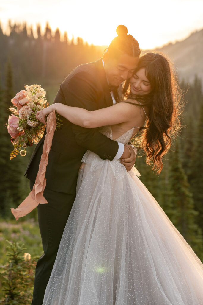 couple hugging during their photoshoot