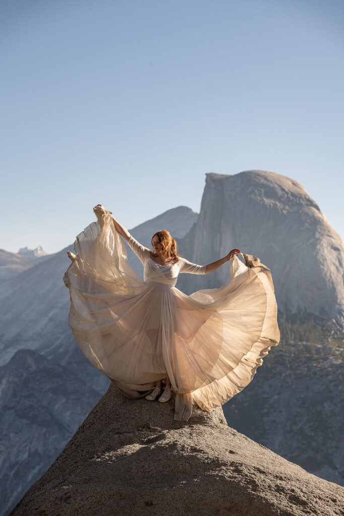 stunning picture of the bride during golden hour