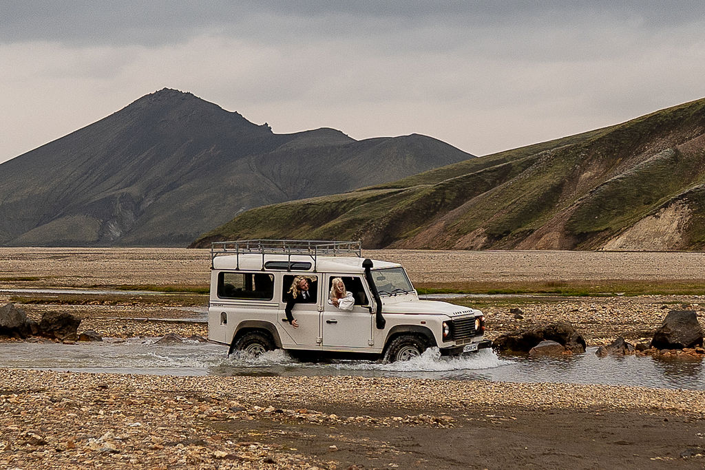Adventurous Icelandic elopement
